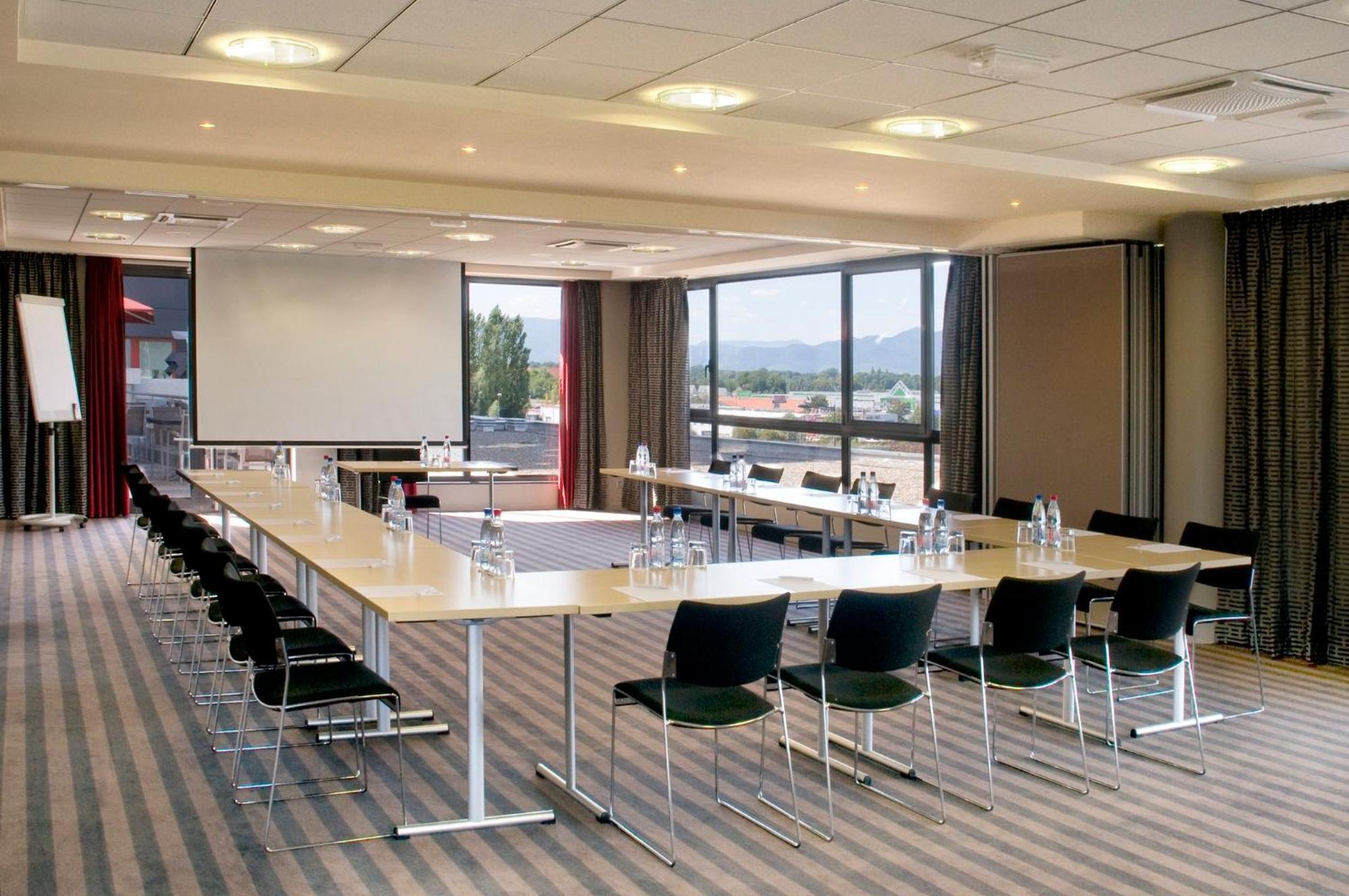 Holiday Inn Mulhouse By Ihg Exterior foto