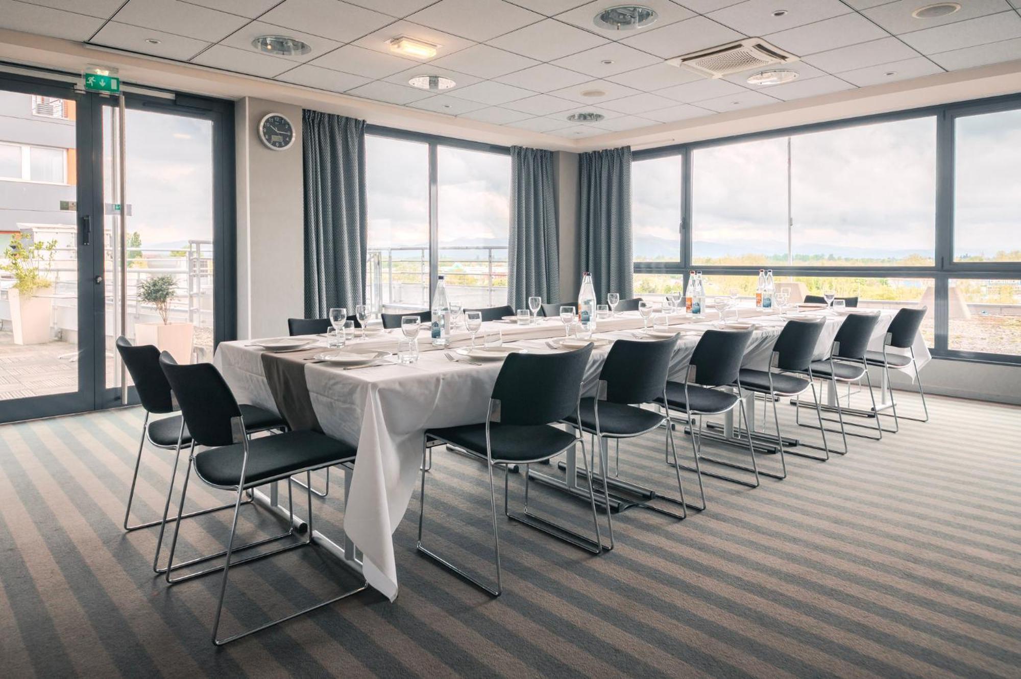 Holiday Inn Mulhouse By Ihg Exterior foto
